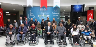 Batman Belediyesi Engelli Vatandaşlara Tekerlekli Sandalye Yardımı Yaptı