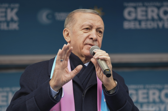 Cumhurbaşkanı Erdoğan'dan Özgür Özel'e: Darbe şakşakçılığını bıraksın görevini yapsın