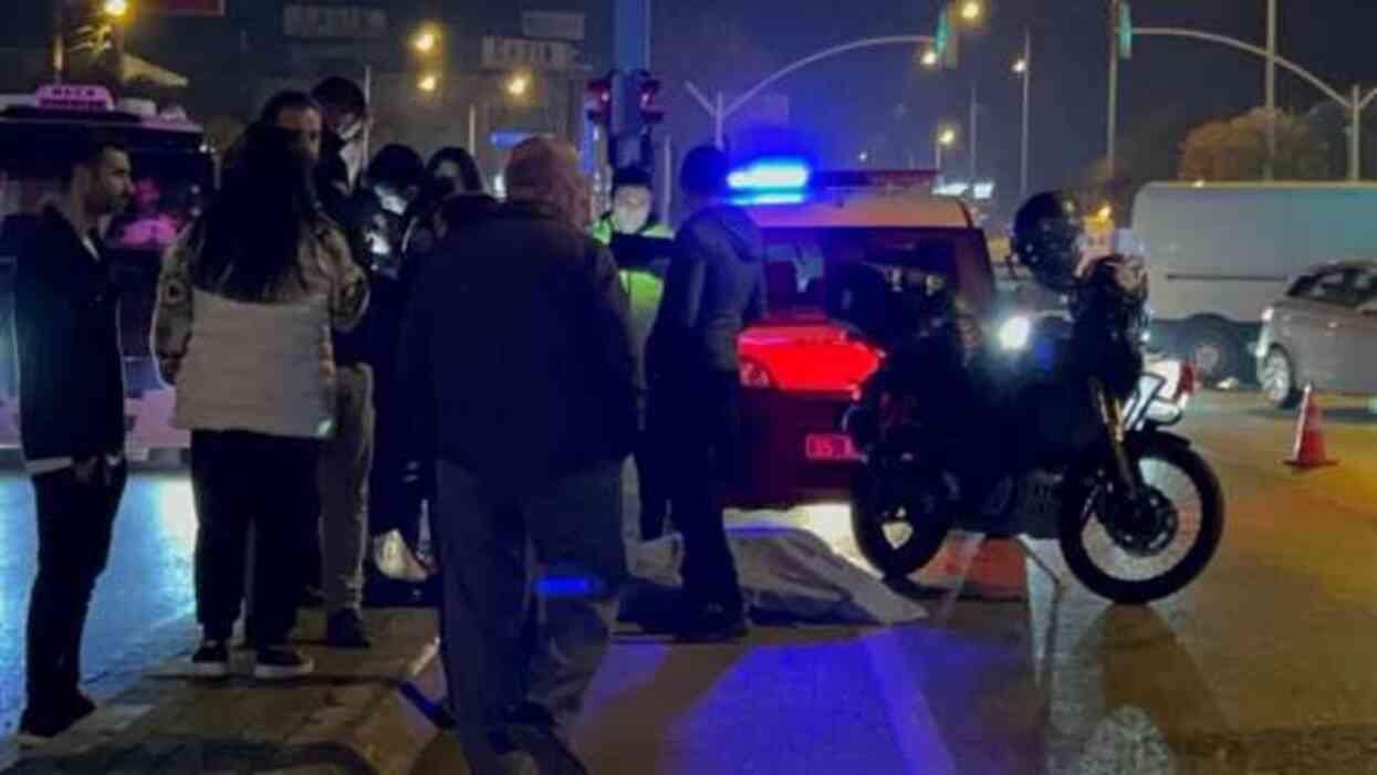 İzmir'de evli çifti kaza ayırdı: 1 ölü, 1 yaralı İzmir'de evli çifti kaza ayırdı: 1 ölü, 1 yaralı