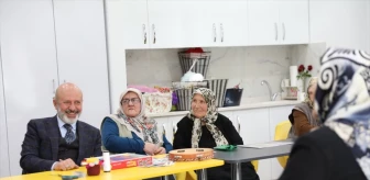 Kocasinan Belediye Başkanı Ahmet Çolakbayrakdar, Yaşlılarla Bir Araya Geldi