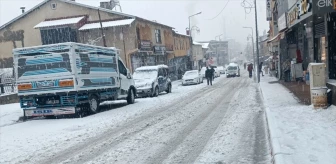 Şırnak'ta 5 yerleşim yerinin yolu kar ve tipi nedeniyle ulaşıma kapandı