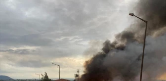 Adana-Pozantı Otoyolu'nda devrilen tırda çıkan yangın söndürüldü