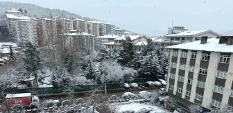 Ankara'nın Kızılcahamam ilçesinde kar yağışı başladı
