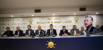 Antalya'da AK Parti'ye Katılanlara Rozet Takma Töreni Düzenlendi