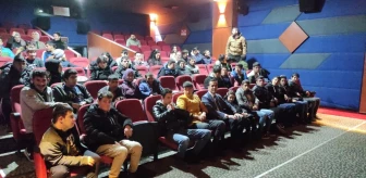 Muş Belediyesi Özel Çocuklara Sinema Etkinliği Düzenledi