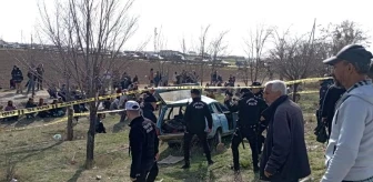 Konya'da Otomobilin Otobüs Durağına Çarpması Sonucu 5 Kişi Hayatını Kaybetti