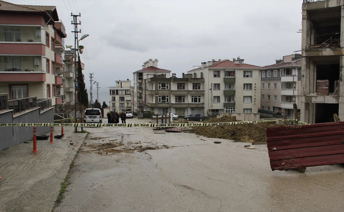 Sinop'ta Okul İnşaatı Sırasında İstinat Duvarı Çöktü