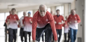 72 Yaşındaki Emekli Öğretmen Yarı Maratonda Koşmaya Devam Ediyor