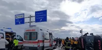 Tekirdağ'da minibüs ile tır çarpıştı, kaza yerine çok sayıda sağlık ekibi ve ambulans sevk edildi