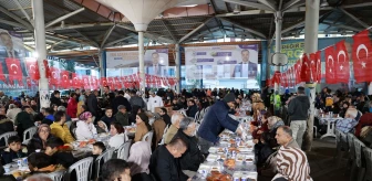 İçişleri Bakanı Yerlikaya ve AK Parti Sözcüsü Çelik, Adana'da vatandaşlarla iftarda buluştu