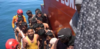 Endonezya açıklarında Arakanlı mülteci teknesi battı, 76 kişi öldü veya kayboldu