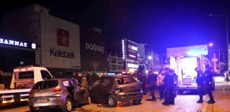 İzmir'de maddi hasarlı kaza sonrası trafik kazası: 2 ölü, 7 yaralı