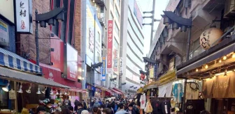 Tokyo'da Japon Muhasebeci Gazze İçin Sessiz Yürüyüş Gerçekleştirdi