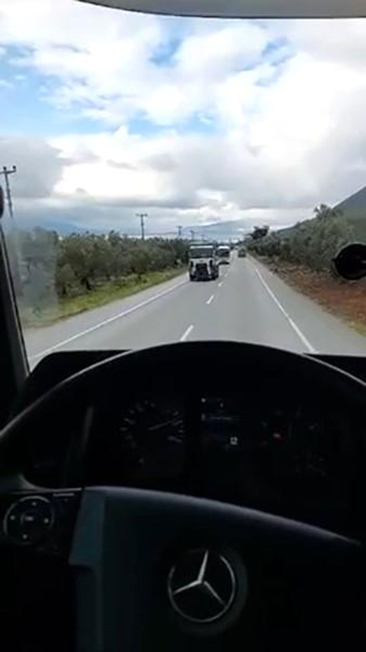 İznik'te tır ile servis minibüsü çarpıştı: 5 yaralı
