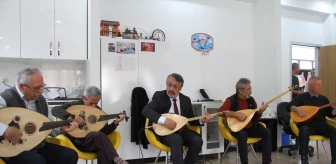 Kayseri'de Yaşlılar Müzik Korusuyla Kulakların Pasını Siliyor