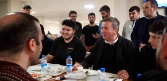Erzincan Valisi Hamza Aydoğdu, öğrencilerle sahur yaptı