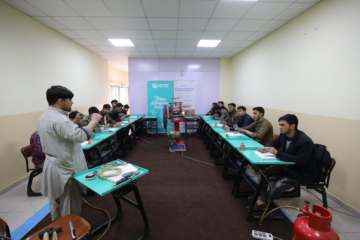 Afganistan'da İşsiz Gençlere Takı Tasarımı ve Kuyumculuk Kursu