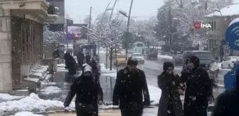 Erzurum'da Mart Sonu Lapa Lapa Kar Sürprizi