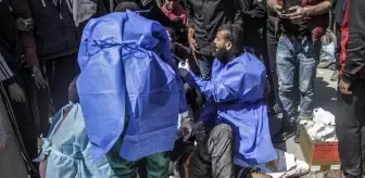 İsrail Ordusu Gazze'de Yardım Bekleyen Filistinlilere Saldırdı, 7 Kişi Hayatını Kaybetti