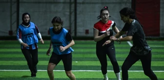 Arkadaşını Al Gel Platformu ile Kadınlar Futbol Maçı Yapıyor