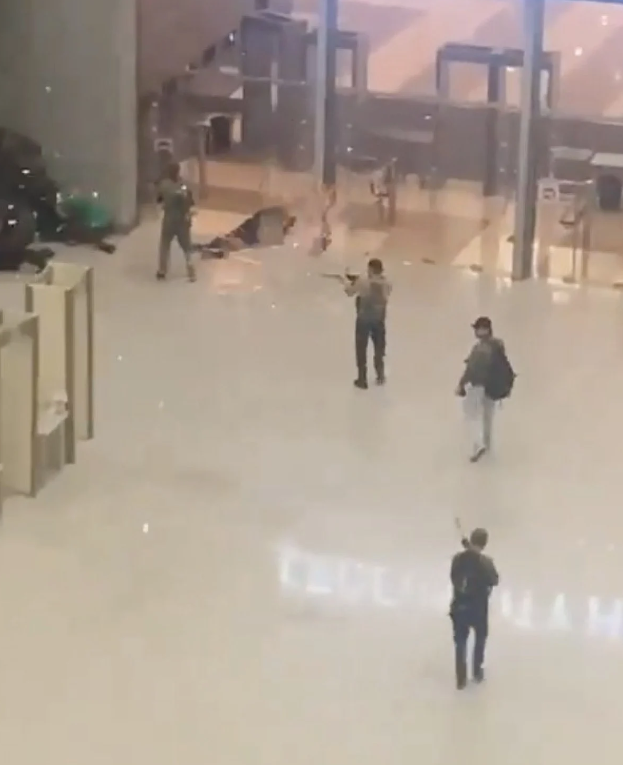 Rusya'daki kanlı saldırıda konser salonun içinden görüntüler