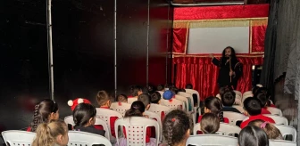 Kocaeli'de Ramazan Ayında Tır Tiyatrosu Öğrencilerle Buluşuyor