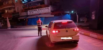 Alanya'da yapılan trafik uygulamasında 18 araç trafikten men edildi, 4 aranan şahıs yakalandı