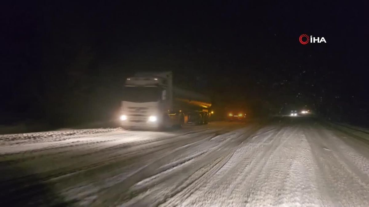 Çamlıbel Geçidi'nde kar yağışı etkili oldu, sürücüler zor anlar yaşadı