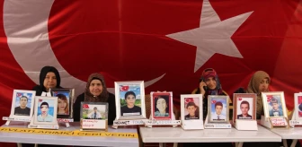 Diyarbakır anneleri, çocukları için oturma eylemini sürdürüyor