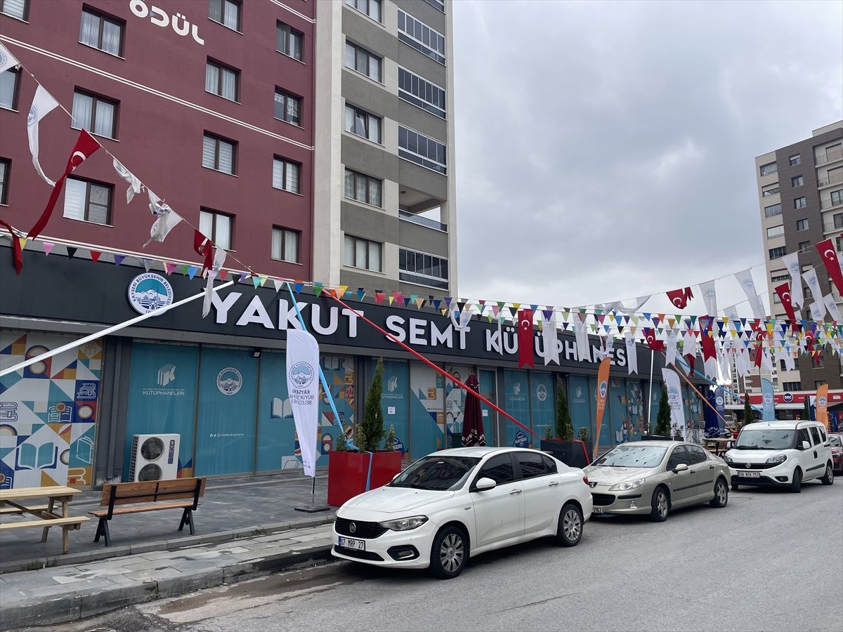 Kayseri'de 400 Kişi Kapasiteli Yakut Semt Kütüphanesi Açıldı