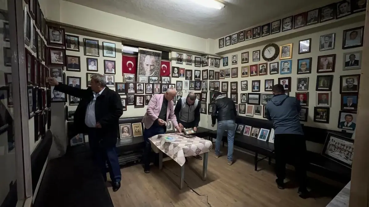 Bursa'da Köy Kahvesinde Anılar Yaşatılıyor