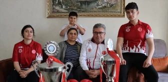 Milli Takım Antrenörü Murat Akaltun'un Çocukları da Başarılı Kick Boksörler