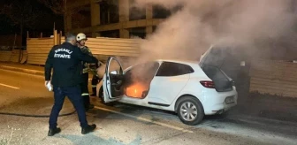 Çayırova'da Otomobil Yangını