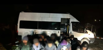 Iğdır'da 39 düzensiz göçmen ve 4 insan kaçakçısı yakalandı