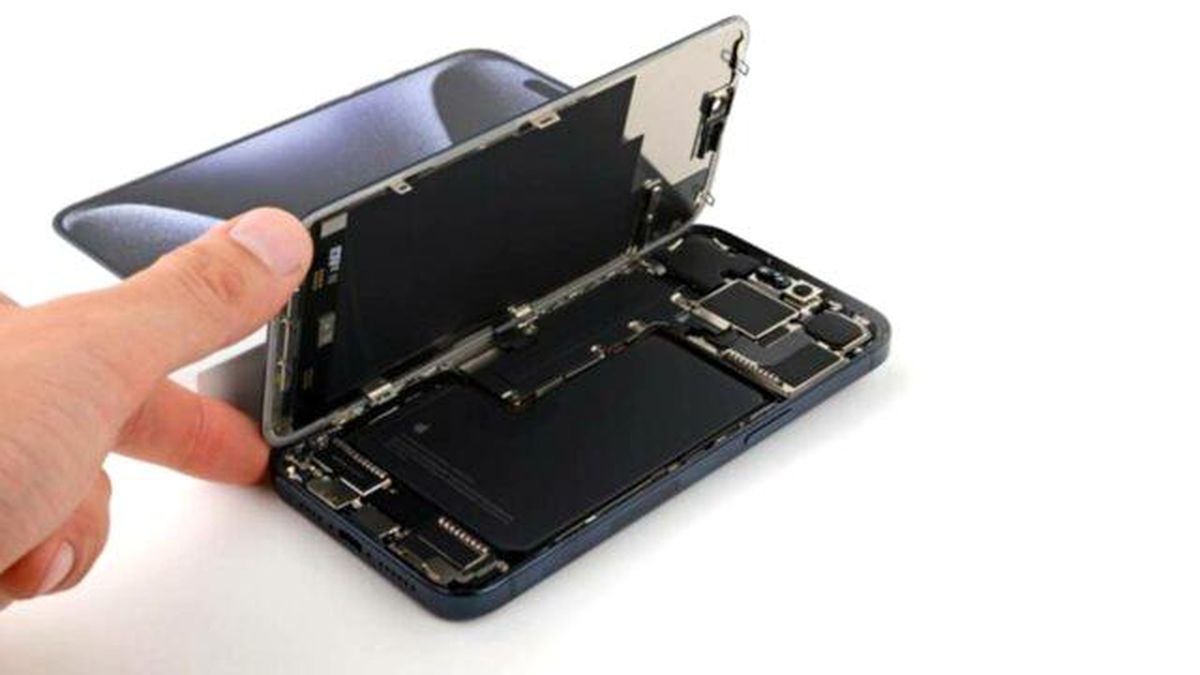 iPhone 15 Pro Max Ekran Onarım Ücreti ve Seçenekleri