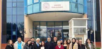 Karabük Üniversitesi Öğrencileri Yaşlılar Haftası'nda Huzurevi'ni Ziyaret Etti