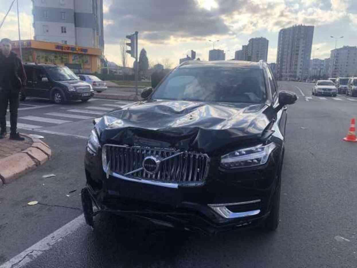 Ölümlü kazaya karışan Kayserispor Başkanı Ali Çamlı: Kırmızı ışıkta geçip aniden önüme geldi Ölümlü kazaya karışan Kayserispor Başkanı Ali Çamlı: Kırmızı ışıkta geçip aniden önüme geldi