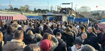 Üsküdar'da Metrobüs Arızası: Altunizade Durağında Yoğunluk Oluştu