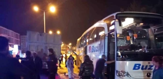 Antalya'da otobüs ile hafriyat kamyonu çarpıştı: 4 yaralı