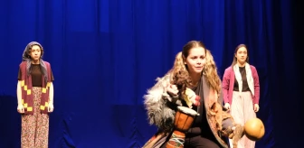 Bursa Devlet Tiyatrosu Genç Kursiyerleri Sahne Heyecanı Yaşadı