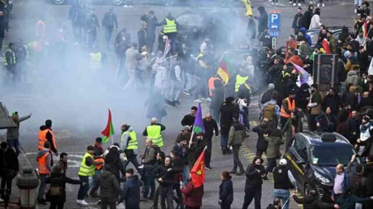 Cumhurbaşkanı Erdoğan, Belçika'da terör yandaşlarının saldırısında yaralanan Türk genciyle telefonla görüştü Cumhurbaşkanı Erdoğan, Belçika'da terör yandaşlarının saldırısında yaralanan Türk genciyle telefonla görüştü