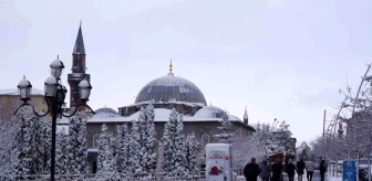Erzurum'da Yoğun Kar Yağışı Sonrası Kent Beyaza Büründü