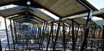 Mardin'deki öğrenciler okullara ve parklara mobilya üretiyor