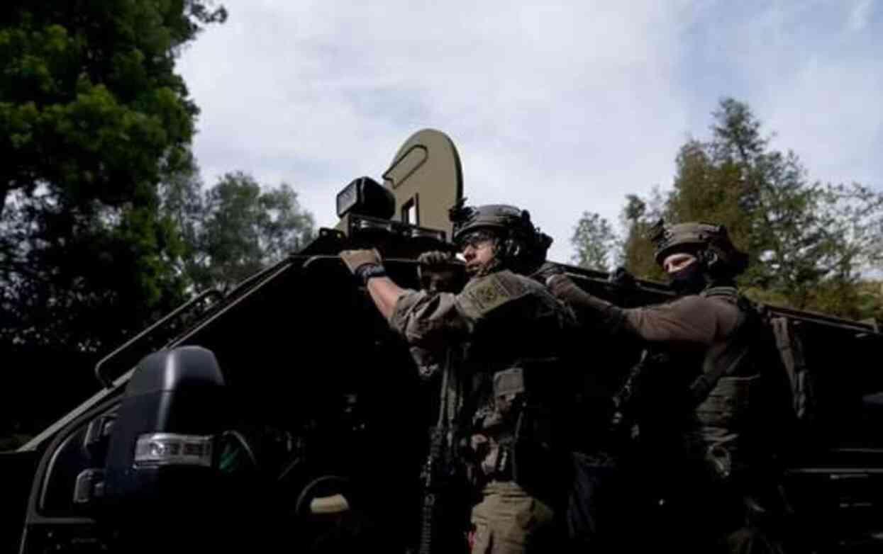 FBI ajanları, kadın ticareti suçundan hakkında soruşturma açılan Rap müzik milyarderi Sean 'Diddy' Combs'un evine baskın düzenledi FBI ajanları, kadın ticareti suçundan hakkında soruşturma açılan Rap müzik milyarderi Sean 'Diddy' Combs'un evine baskın düzenledi