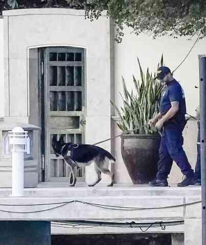 FBI ajanları, kadın ticareti suçundan hakkında soruşturma açılan Rap müzik milyarderi Sean 'Diddy' Combs'un evine baskın düzenledi FBI ajanları, kadın ticareti suçundan hakkında soruşturma açılan Rap müzik milyarderi Sean 'Diddy' Combs'un evine baskın düzenledi