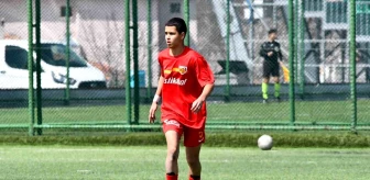 Kayserispor'un genç futbolcusu Aras Çelik, U14 milli takım aday kadrosuna davet edildi