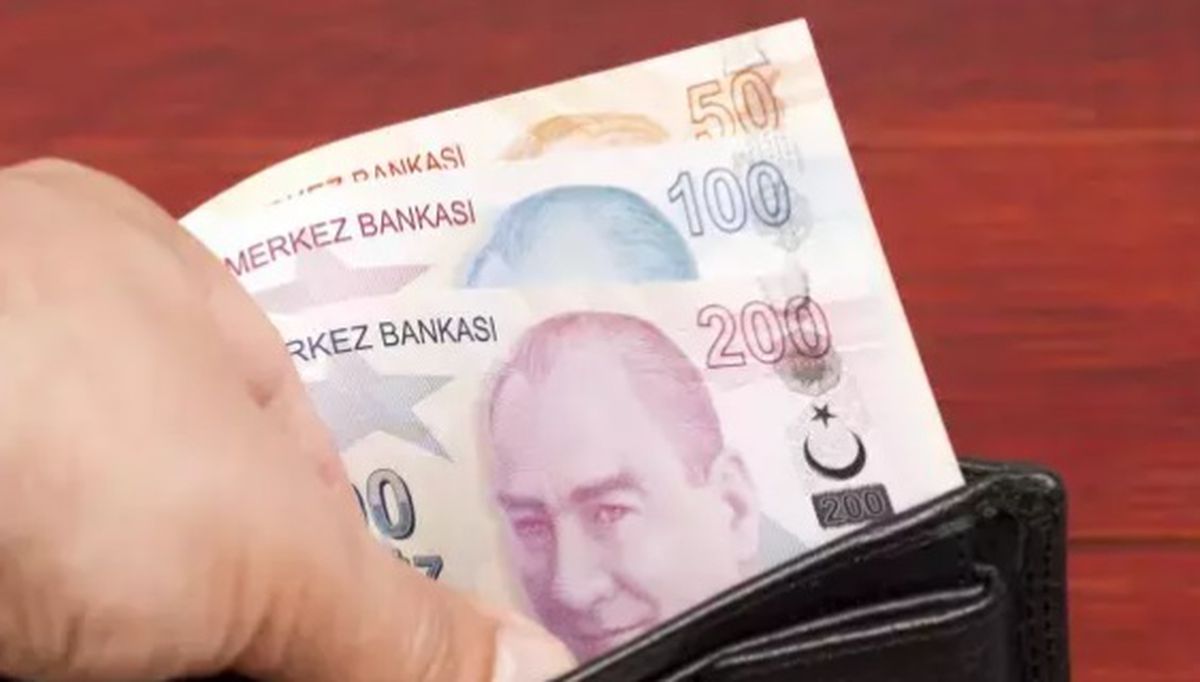 Memur maaşları bayramdan önce yatar mı? Nisan ayı memur maaşı ne zaman ödenecek?