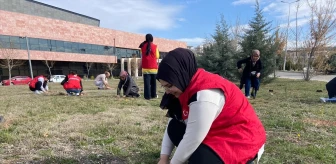 NEVÜ Öğrencileri Orman Haftası'nda Fidan Dikti