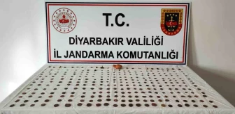 Diyarbakır'da 298 Tarihi Eser ve 350 Paket Kaçak Sigara Ele Geçirildi