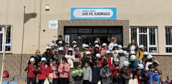 Havza'da Orman Haftası etkinlikleri kapsamında ilkokul öğrencilerine fidan dağıtımı gerçekleştirildi
